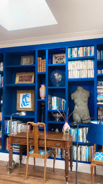 Boutique hotel library corner