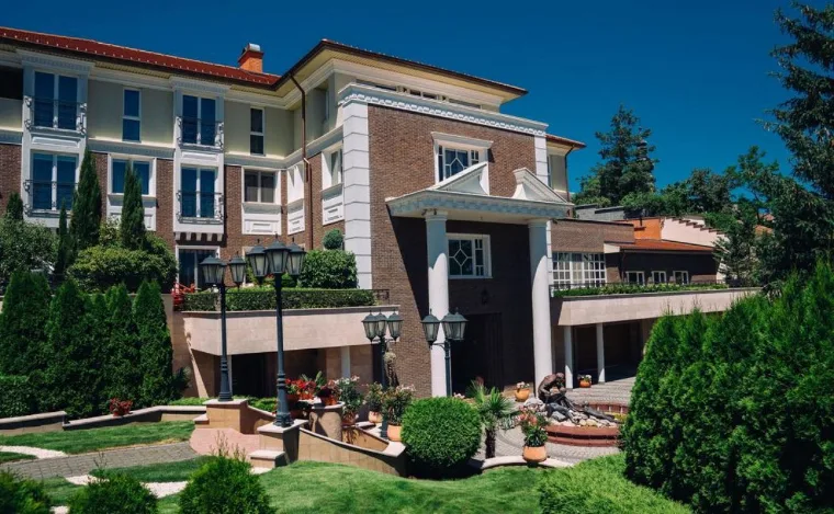 Villa Erla exterior and garden